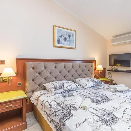 Apartments Luna Guest house